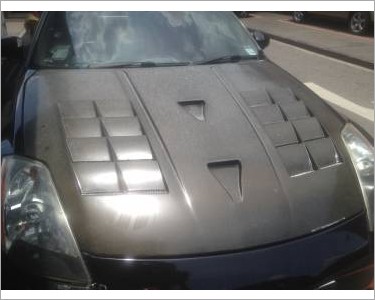 https://www.mycarforum.com/uploads/sgcarstore/data/3/Carbon Fiber Bonnet1_1.JPG